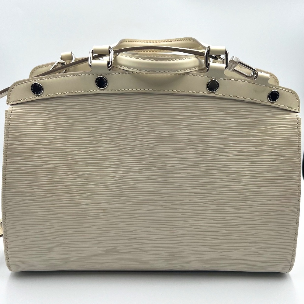 LOUIS VUITTON  Epi Brea MM Ivory
